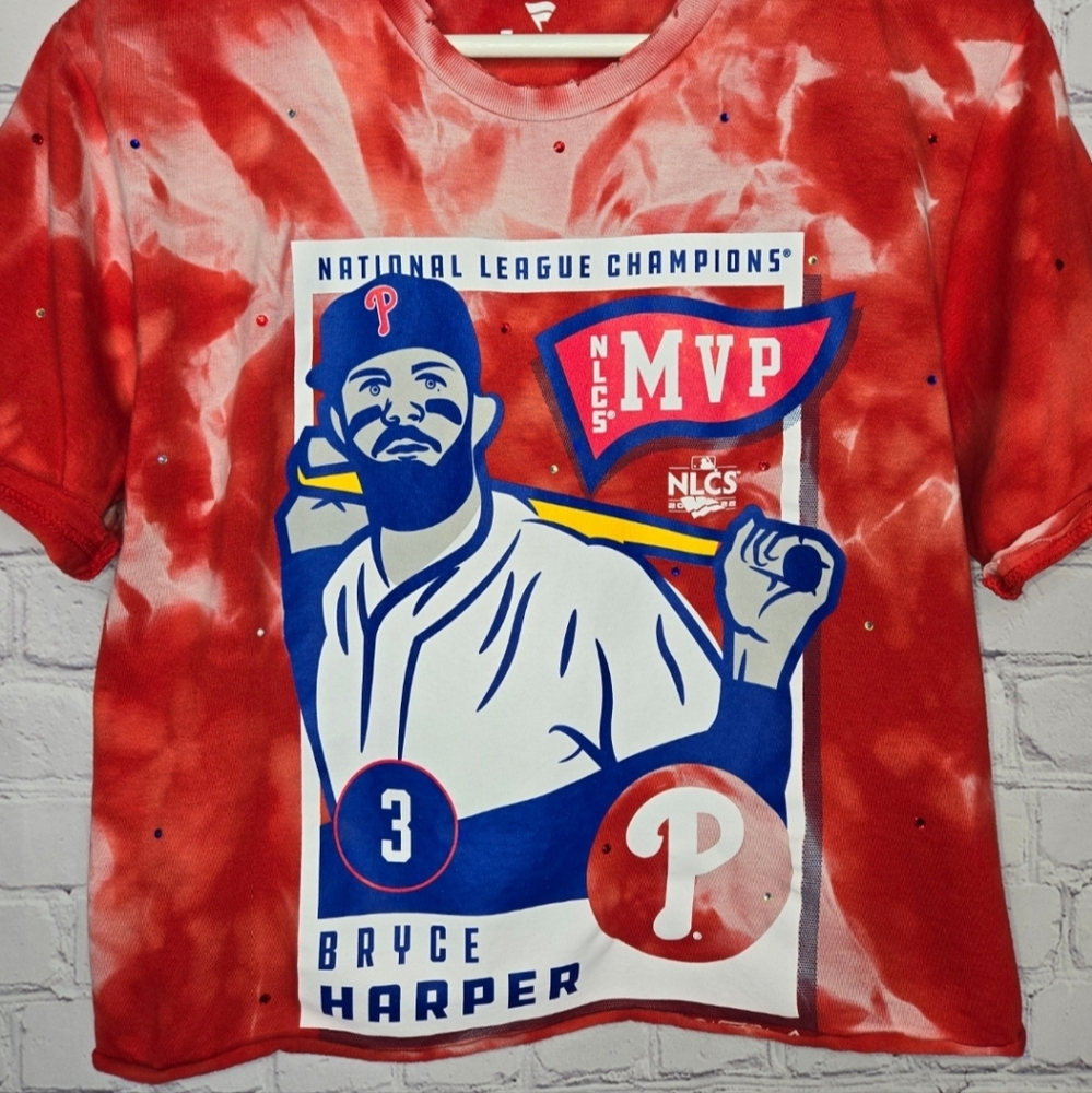 Philadelphia Phillies Crop Tee - Picture 2 of 6
